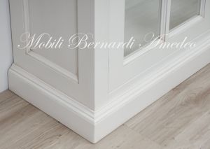 Libreria vetrina in legno massello 2 ante con inglesina finitura laccata colore bianco